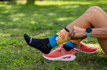 Load image into Gallery viewer, Swiftwick 5 Peaks Multi-colored Socks